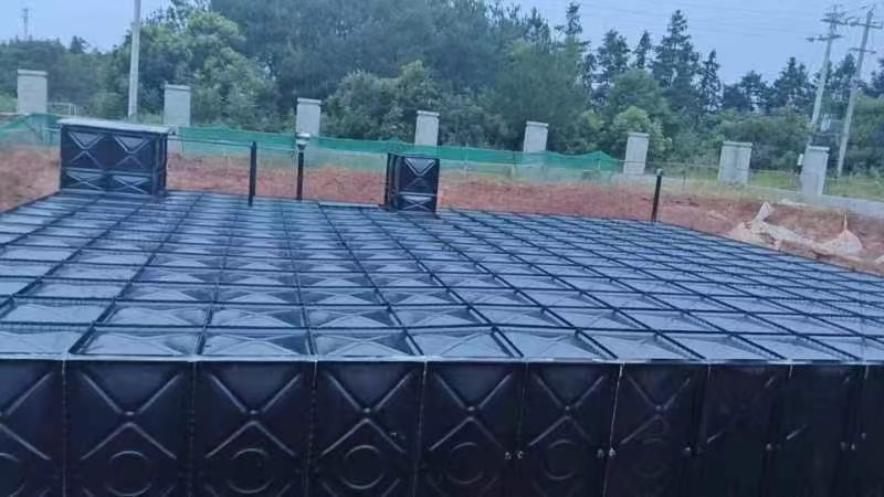 抗浮式複合（hé）水箱